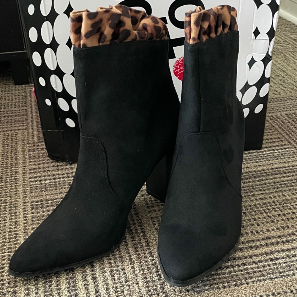 Leopard Trim Stylish Black Ankle Boots-Size 8.5-New